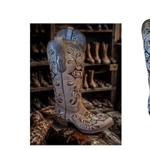 Women's Brown Embroidered Western Heeled Boots